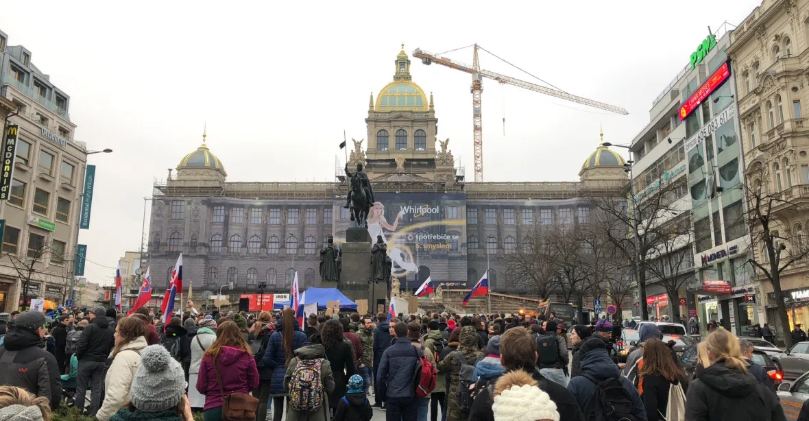 Václavské náměstí demonstrovalo za Slovensko i slušné Česko
