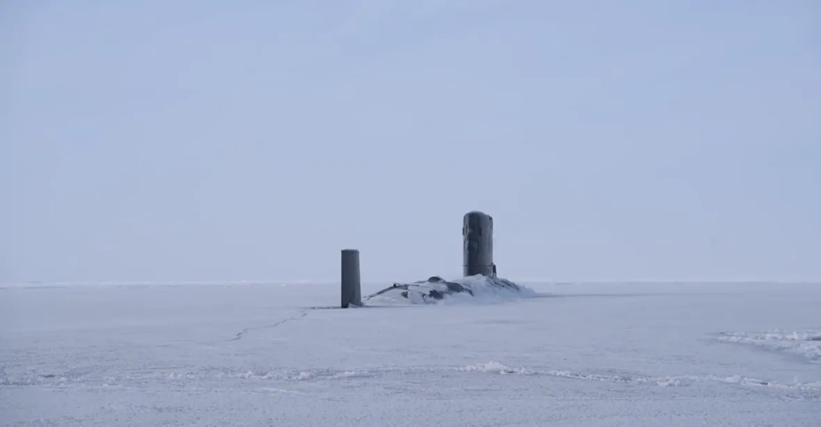 VIDEO: Ponorkové manévry v Arktidě. Důsledek napětí mezi Ruskem a Británií?