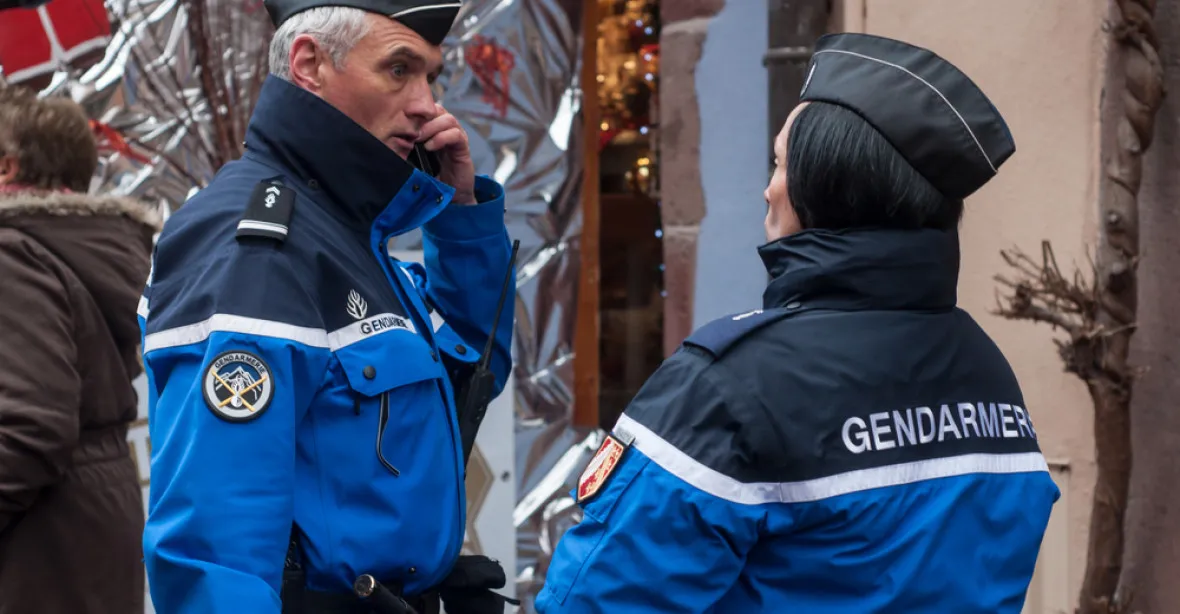 Francouzská stráž vtrhla do italského zařízení pro migranty. Řím si pozval velvyslance
