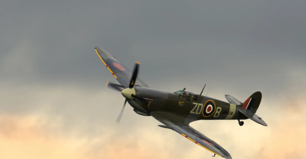 Británie slaví sto let od založení RAF