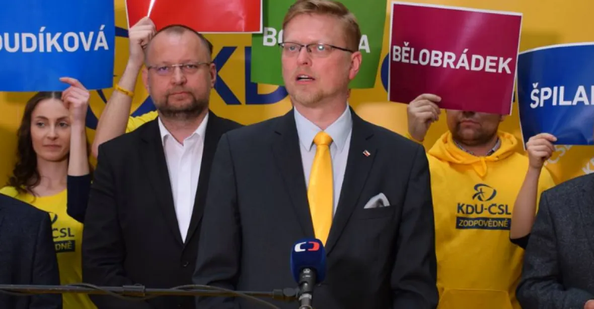 Bělobrádek navrhuje vznik menšinové vlády bez ANO, SPD a KSČM