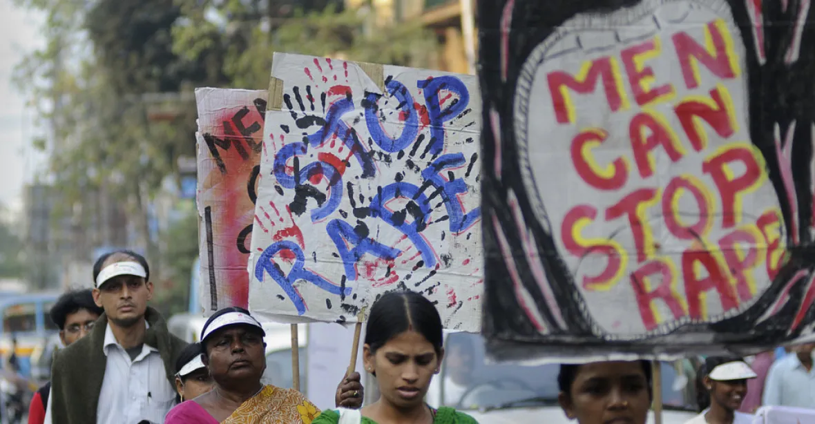 Indický poslanec byl zatčen kvůli znásilnění dospívající dívky