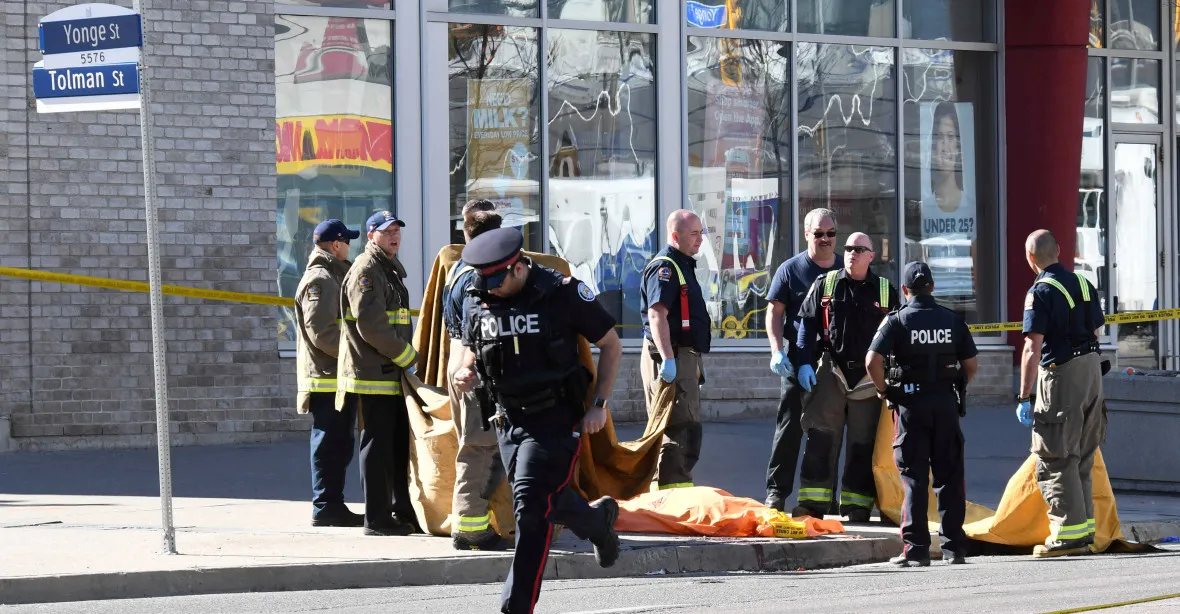 Řidič dodávky zabil v Torontu deset lidí, s teroristy prý spojen není