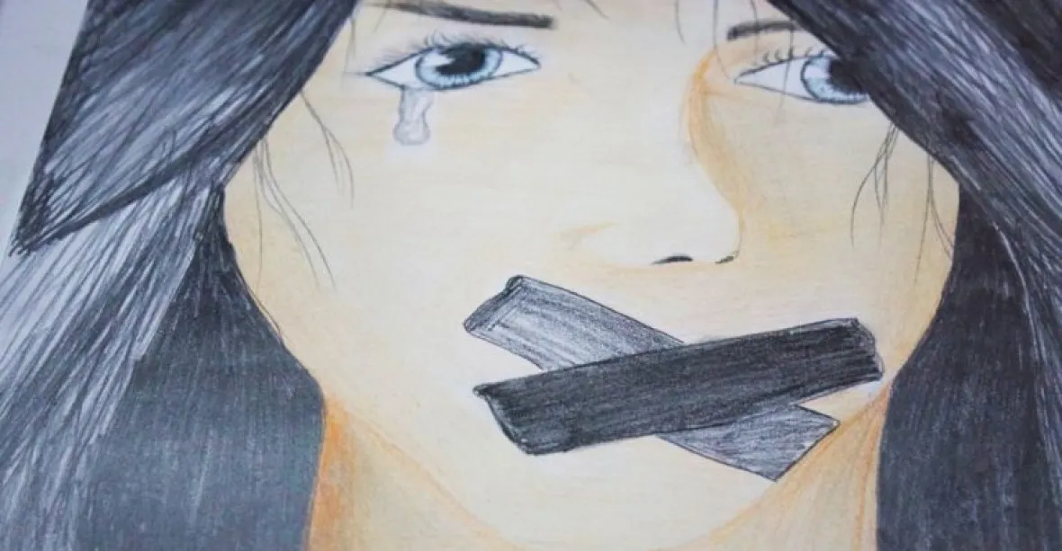 GALERIE: Zažily zneužívání IS. Ze svých traumat se unesené ženy chtějí „vymalovat“