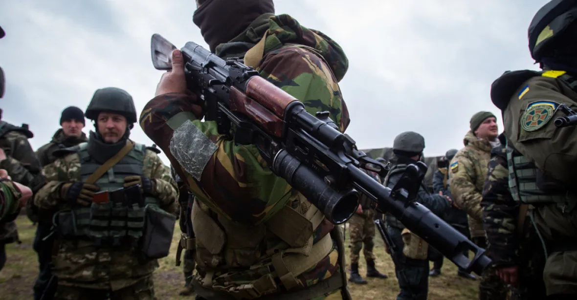 Na východě Ukrajině duní těžké zbraně. Z porušení příměří se obviňují obě strany