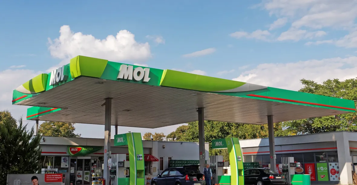 Většina stanic Pap Oil zmizí z Česka, bude z nich MOL