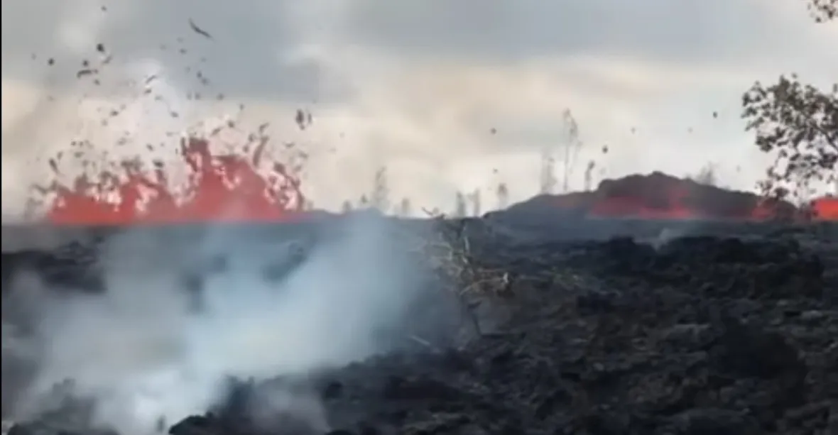 VIDEO: Sopka na Havaji nepřestává chrlit lávu. Přes tisíc lidí se evakuovalo