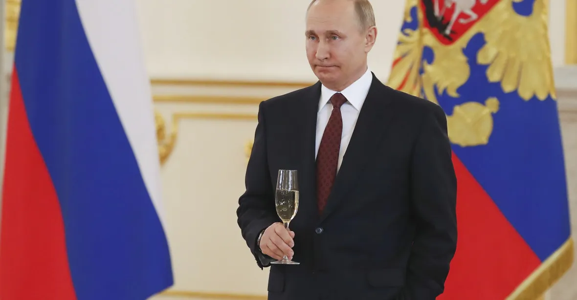 Putin oslavuje. Složil slib a je počtvrté prezidentem. Kdo bude premiér?
