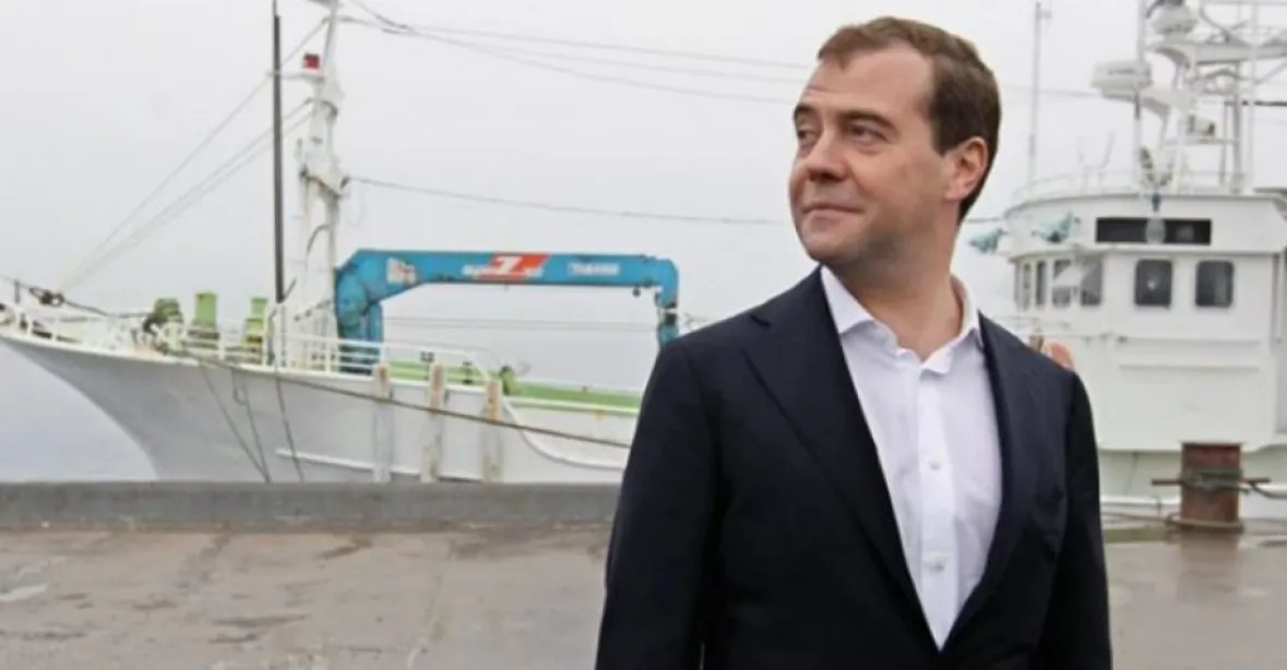 Bude Medveděv opět premiérem? Má doporučení od Putina