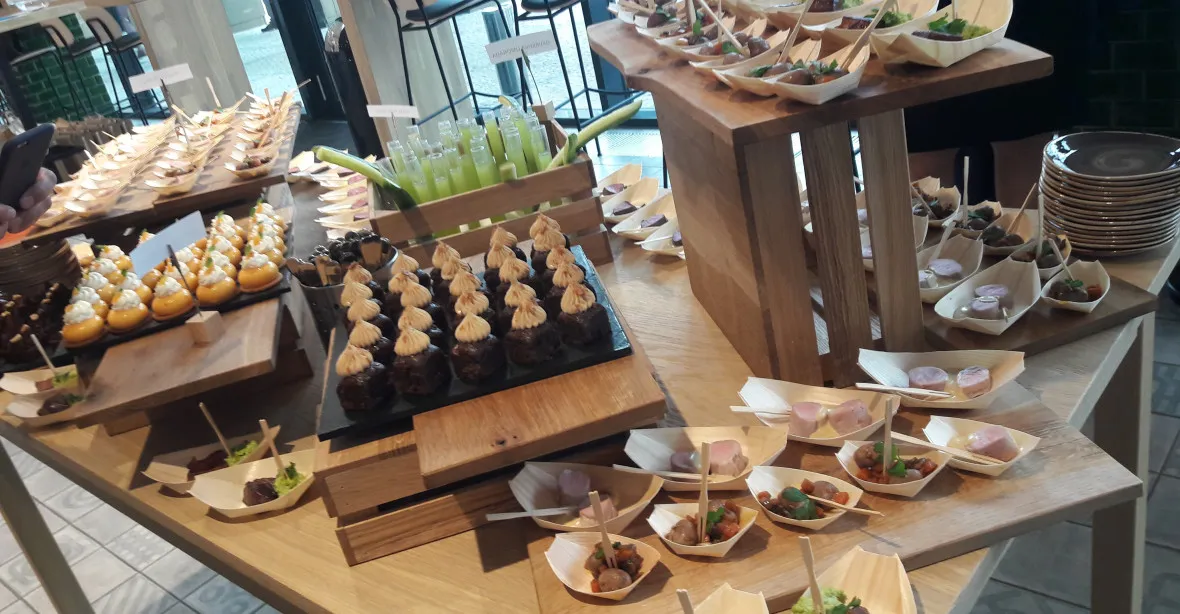 Terina z halibuta i telecí svíčková. Čeští kuchaři zářili na soutěži v Singapuru