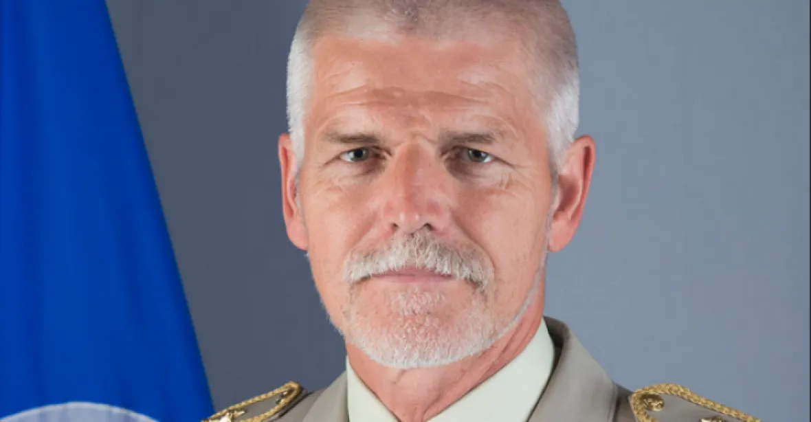 „Mimořádně škodlivé,“ říká generál Pavel o možnosti obětovat kvůli KSČM misi v Pobaltí