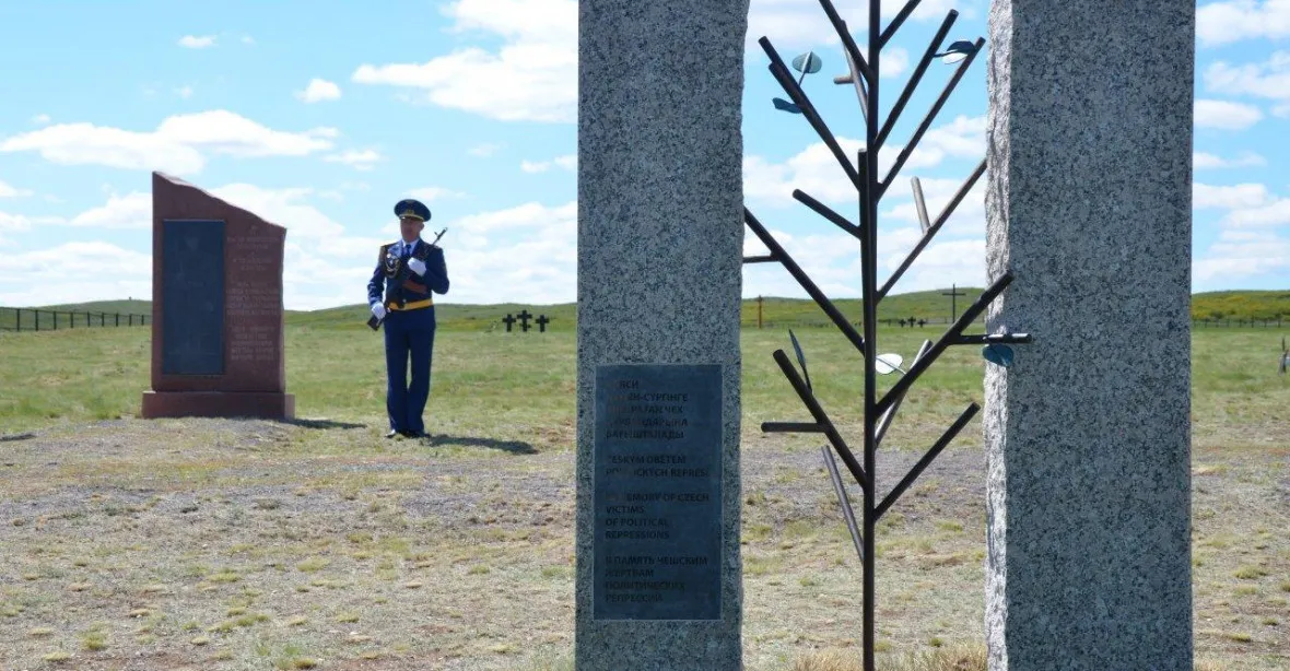 České oběti sovětského teroru mají první památník na území SSSR