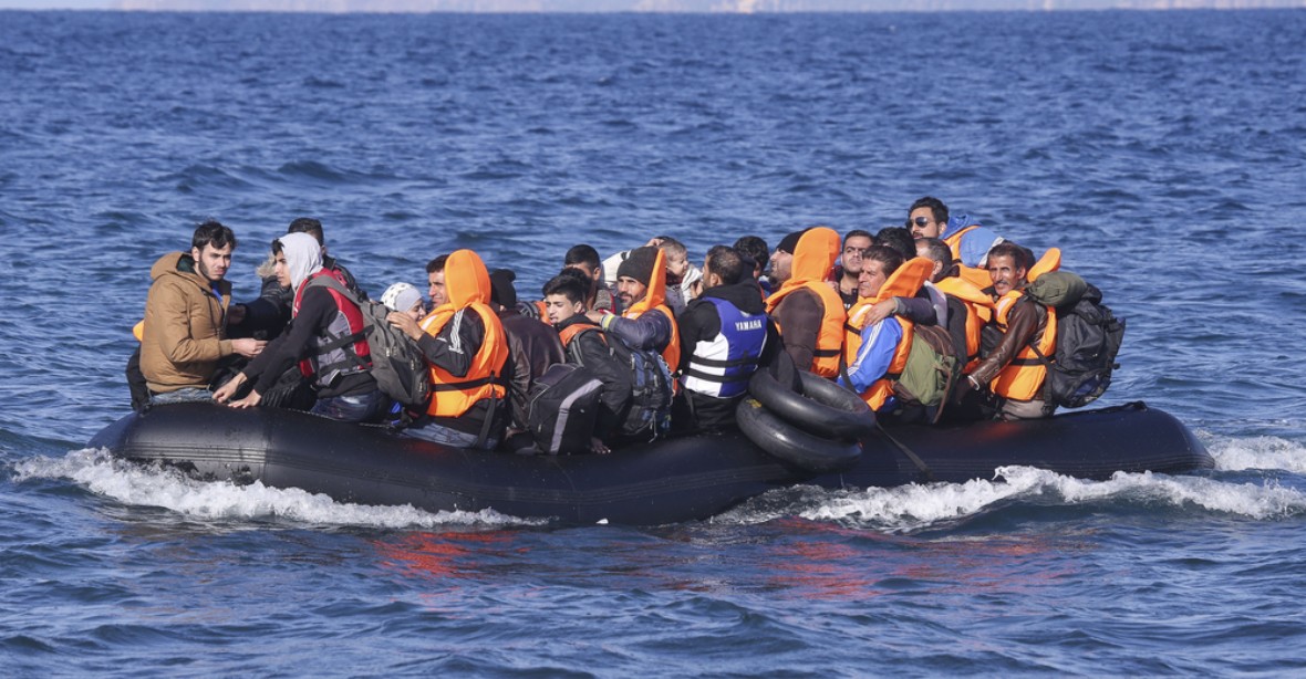 U Turecka se utopilo devět migrantů, plavili se na člunu do Evropy