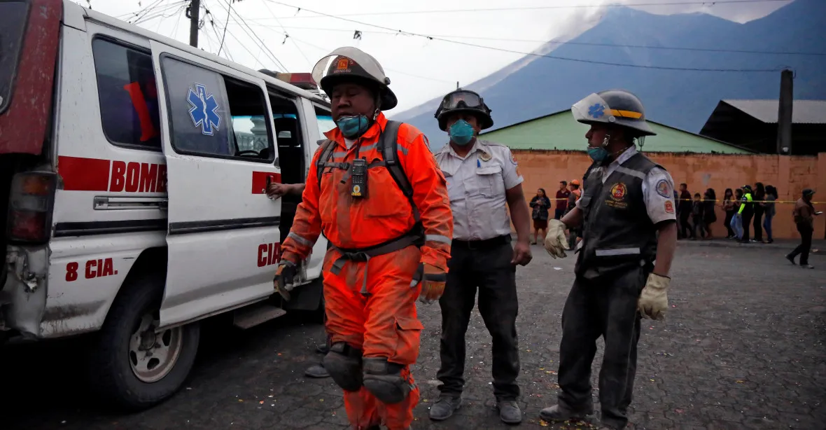 Výbuch sopky zasáhl obydlené oblasti. Záchranáři hlásí 25 mrtvých