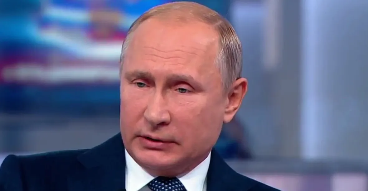 Putinova každoroční show: Kritizuje Západ a vysvětluje, proč si vyká se Zemanem