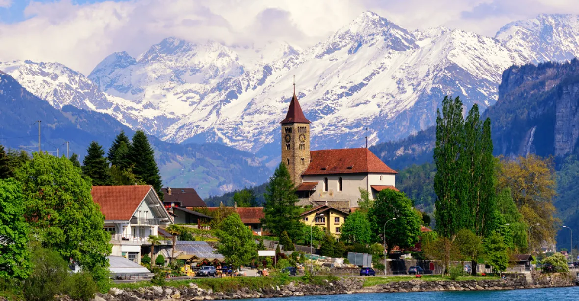 Švýcarská policie zadržela dva Čechy, v kostelech kradli milodary