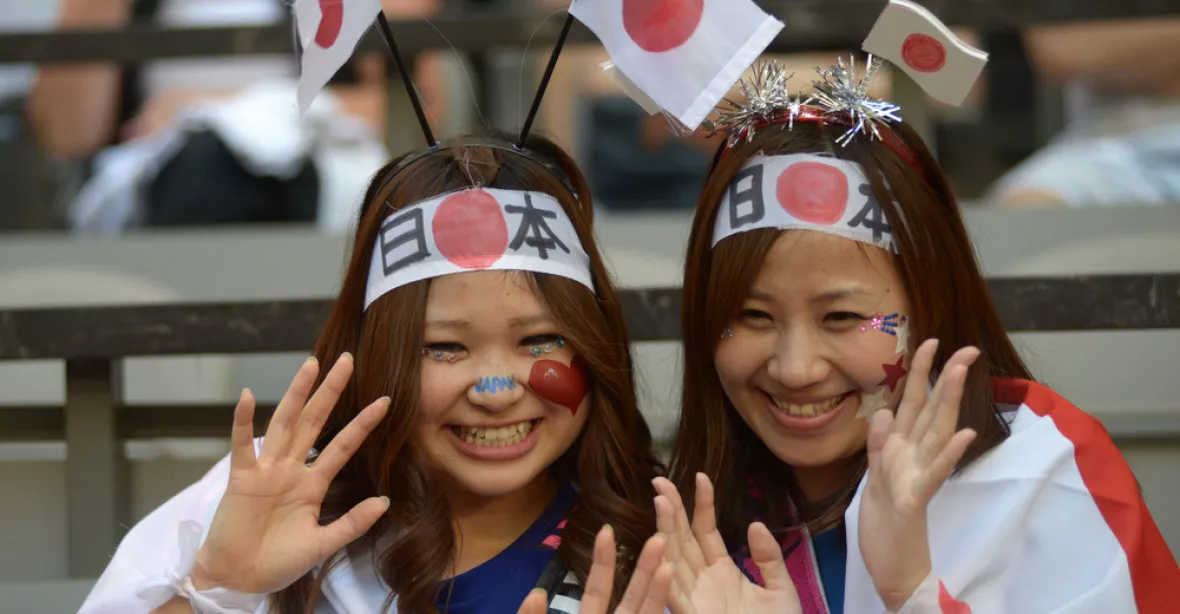 Japonští fanoušci překvapili MS v Rusku. Užili si výhru, pak po sobě uklidili stadion
