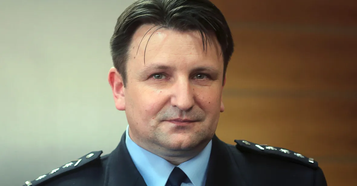 Policejní prezident Tuhý bude velvyslancem na Slovensku, schválila prý vláda