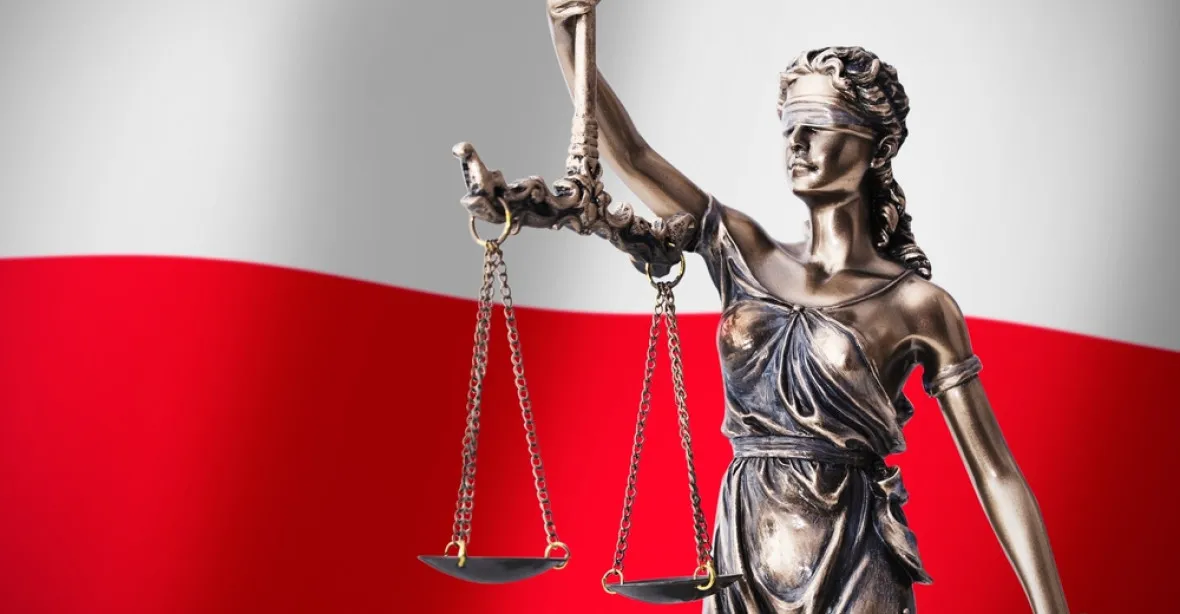 Evropská komise zažaluje Polsko. Důvodem je sporná justiční reforma