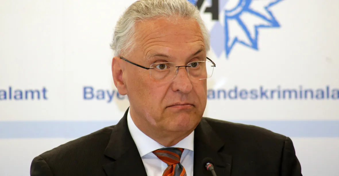 Bavorský ministr chce zastavit migranty přicházející přes Česko