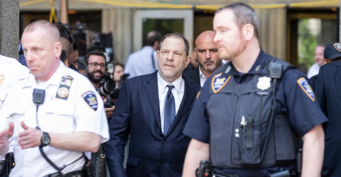 Obviněný filmový producent Weinstein byl propuštěn na kauci