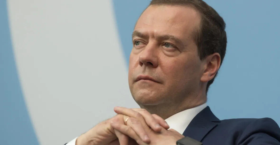Rusko bude považovat sankce za vyhlášení obchodní války, řekl Medveděv