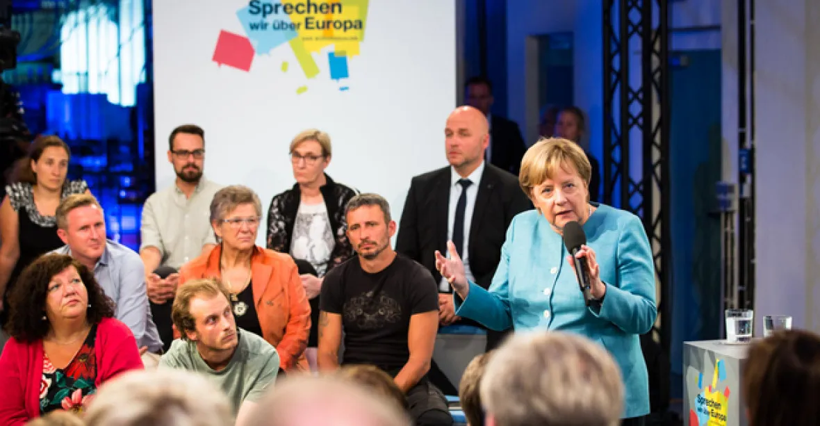 Saský vzdor. Táhni, vzkázali krajně pravicoví demonstranti Merkelové v Drážďanech