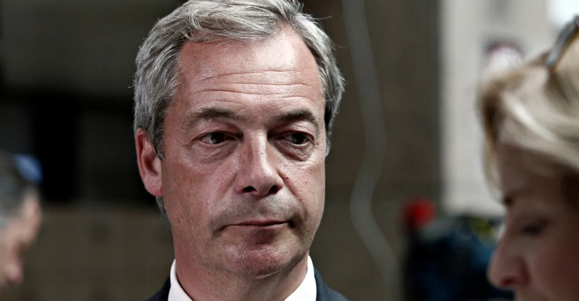 Tvář brexitu Farage se zapojí do kampaně proti dohodě s EU