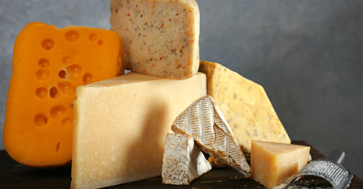 Čtvrtina dovezených sýrů nevyhověla kontrole. Mají více soli nebo méně tuku, než tvrdí