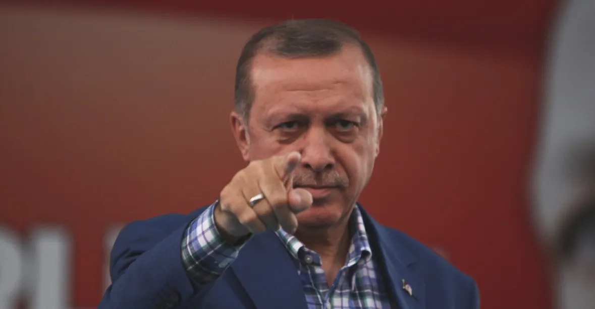 Erdoğan přestává být čitelný