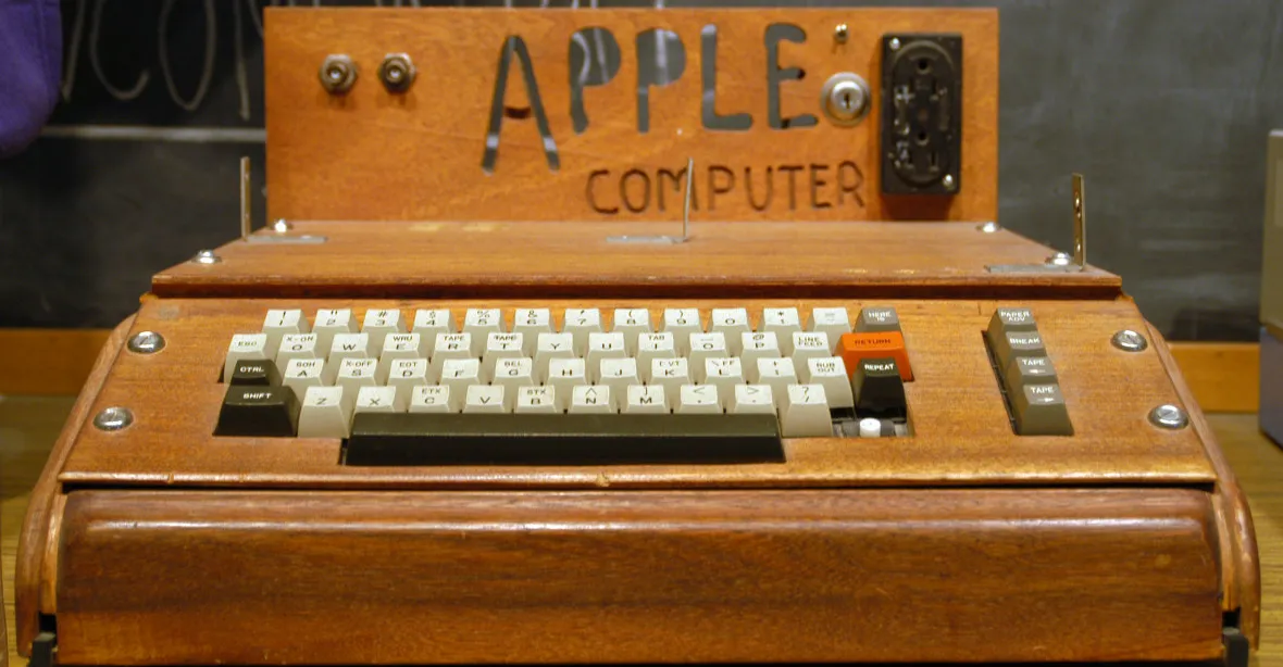První počítač od Apple je na prodej. Očekává se vydražení za 450násobek
