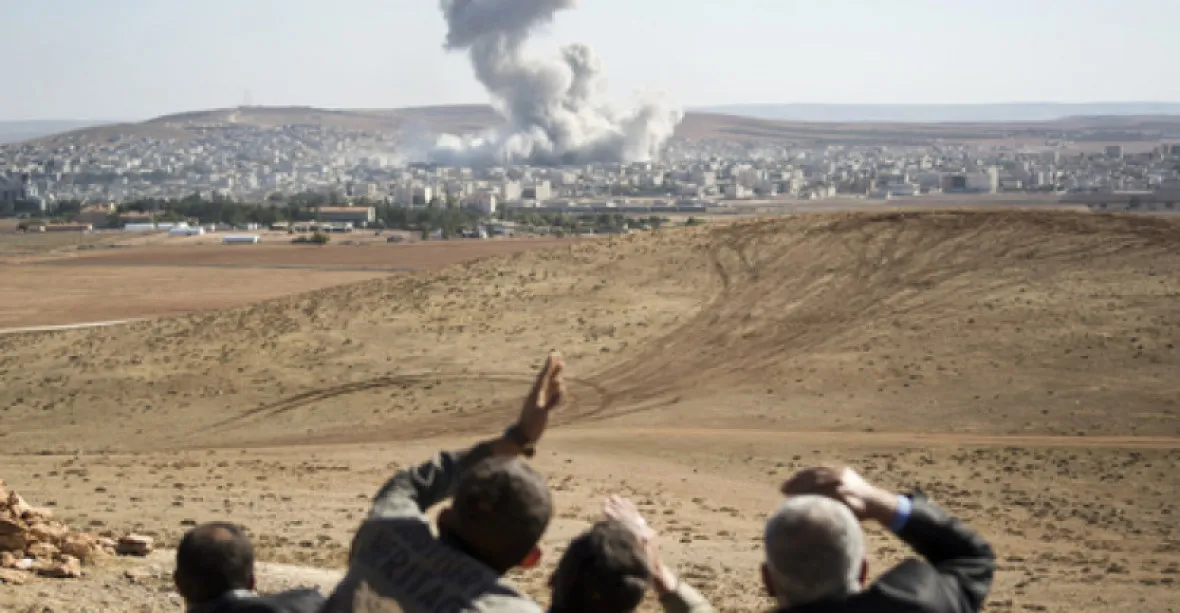Výbuch munice, nebo útok Izraele? Základnou u Damašku otřáslo několik explozí