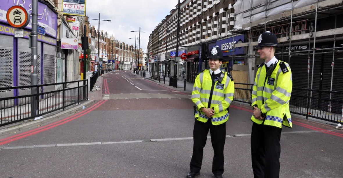 Další útok kyselinou? V Notting Hillu byli zraněni tři muži