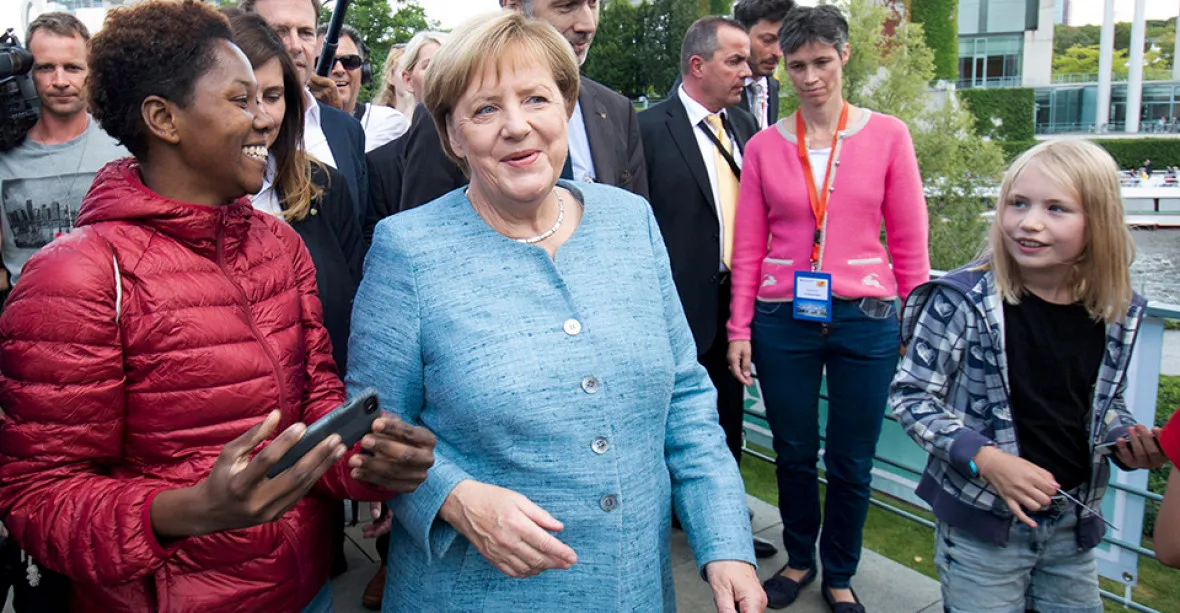 Německo čelí radikalismu, antisemitismu i násilí migrantů, přiznala Merkelová