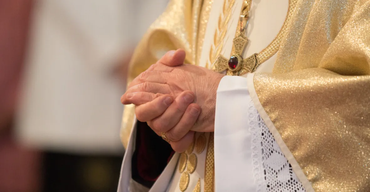 Katoličtí duchovní zneužili v Německu 3677 nezletilých, uvádí studie