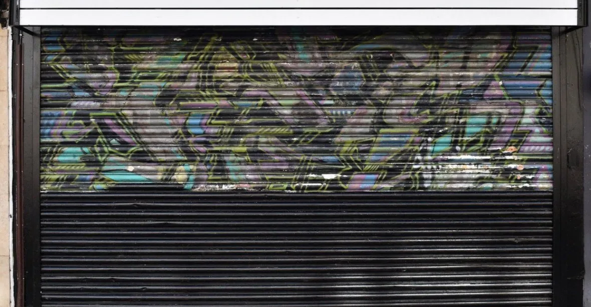 Řemeslník omylem přemaloval Banksyho graffiti. Přerušil ho umělcův fanoušek