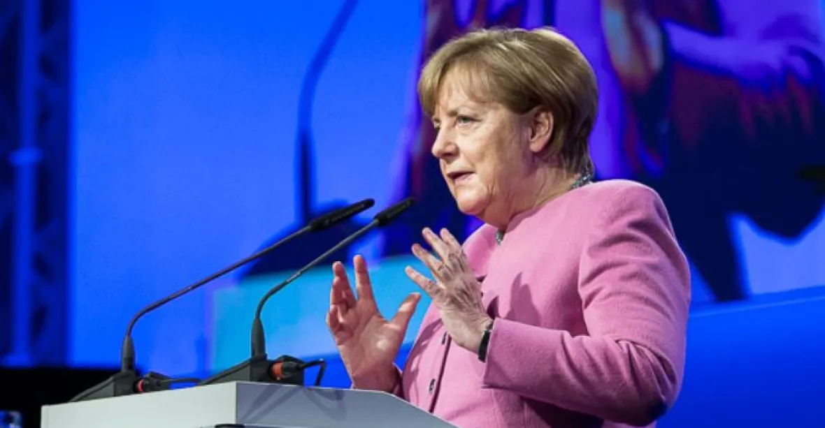 Merkelová kontruje Trumpovi. Zpochybňování OSN ohrožuje mír