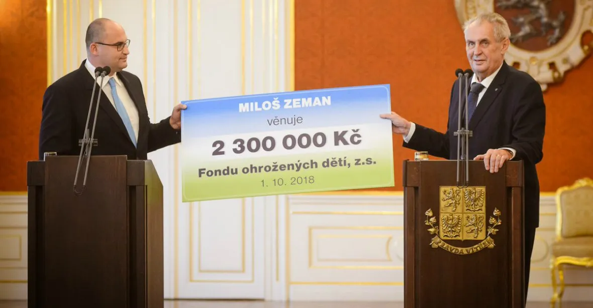 Prezident Zeman: Z kampaně mi zbylo 4,6 milionů. Dám je dětem