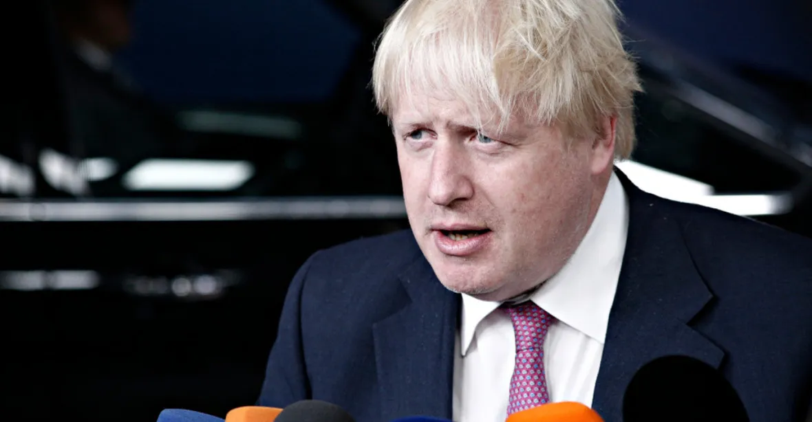 Johnson vyzval konzervativce, aby odmítli vládní brexitový plán