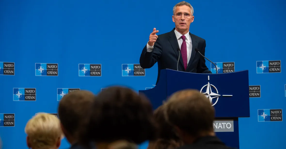 Výdaje na obranu NATO vnímáme s novou naléhavostí, budeme tlačit na členy, řekl Stoltenberg