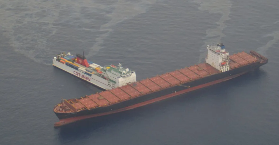 U Korsiky se srazily lodě, do moře unikly tisíce litrů paliva
