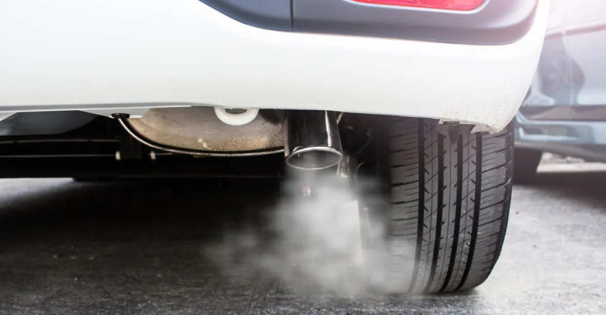 Země EU se dohodly na snížení emisí CO2 u aut o 35 procent