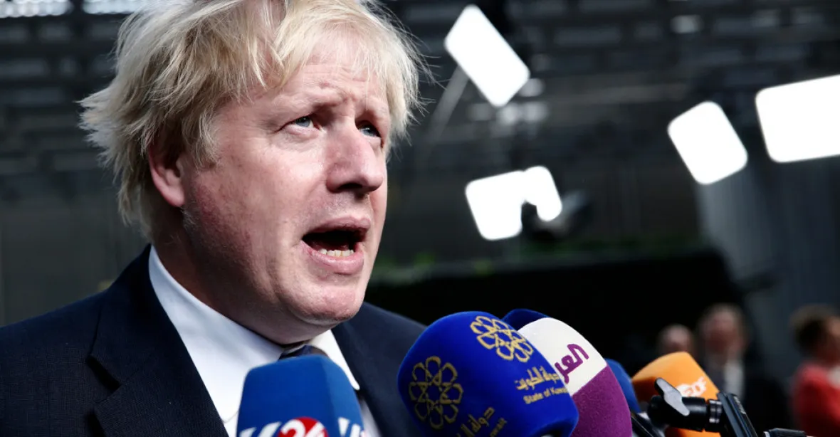 Z Británie se může stát kolonie EU, kritizuje Johnson strategii premiérky Mayové