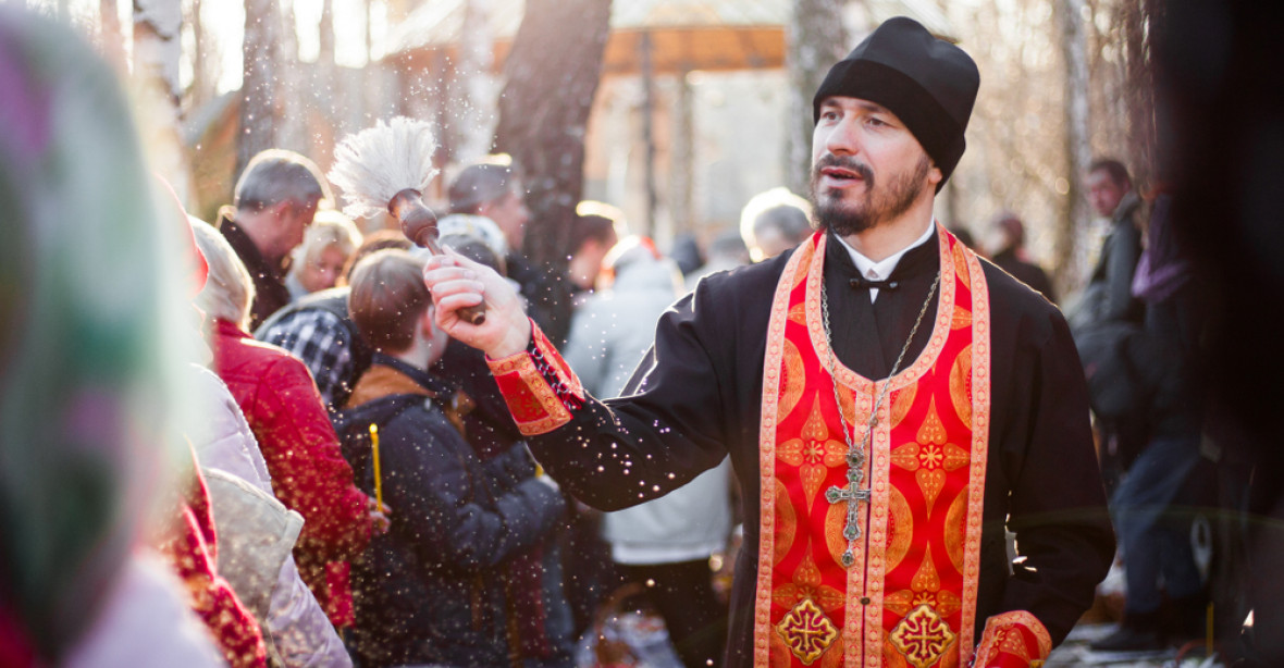 Konstantinopol zrušila závislost ukrajinské církve na Moskvě. Katastrofa, míní Rusko