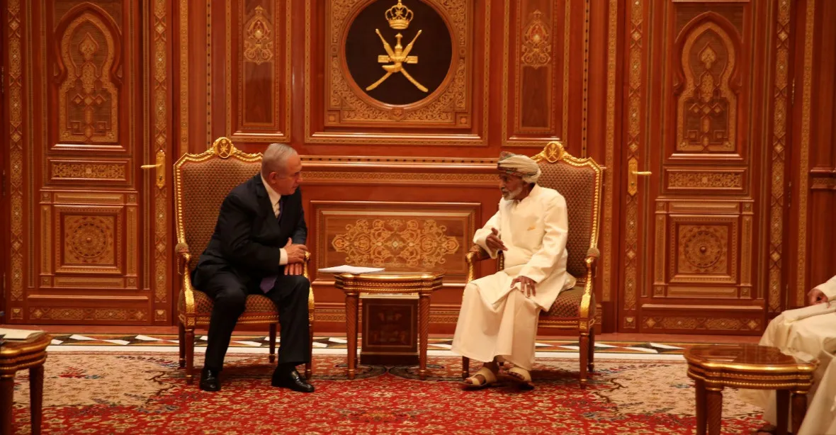 Izraelský premiér navázal styky s Ománem. Po 22 letech