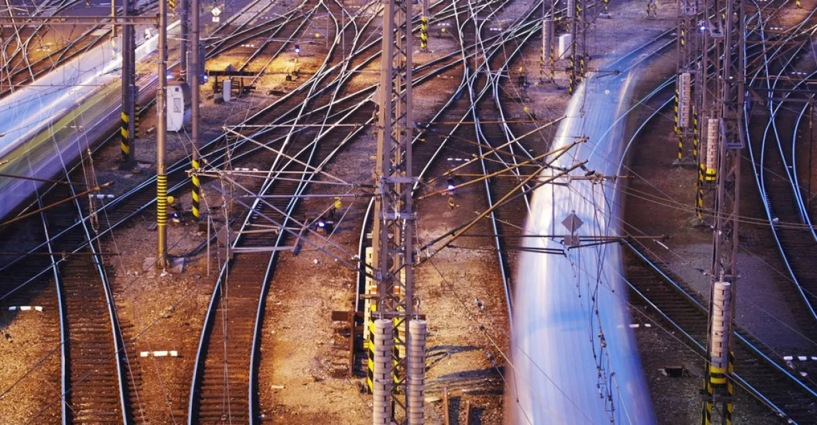 Česko si půjčí 11,5 miliardy korun na železnice od Evropské investiční banky