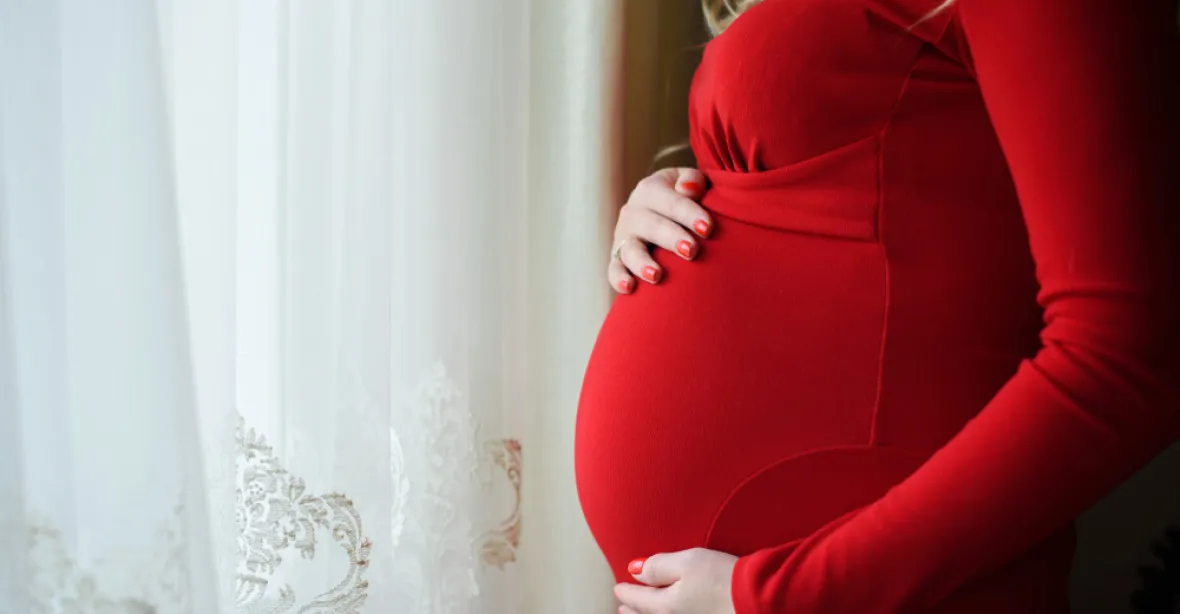 Mezi dvěma těhotenstvími by měl uplynout nejméně rok, říká nová studie