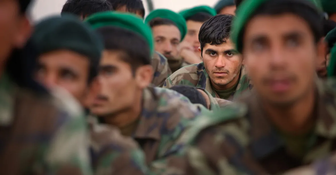 Tálibán slaví úspěchy, zabil dalších 20 vládních vojáků. Ztráty armády jsou neudržitelné