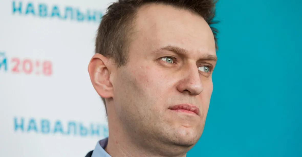 Vůdce ruské opozice Navalnyj oznámil, že mu úřady brání vycestovat z Ruska