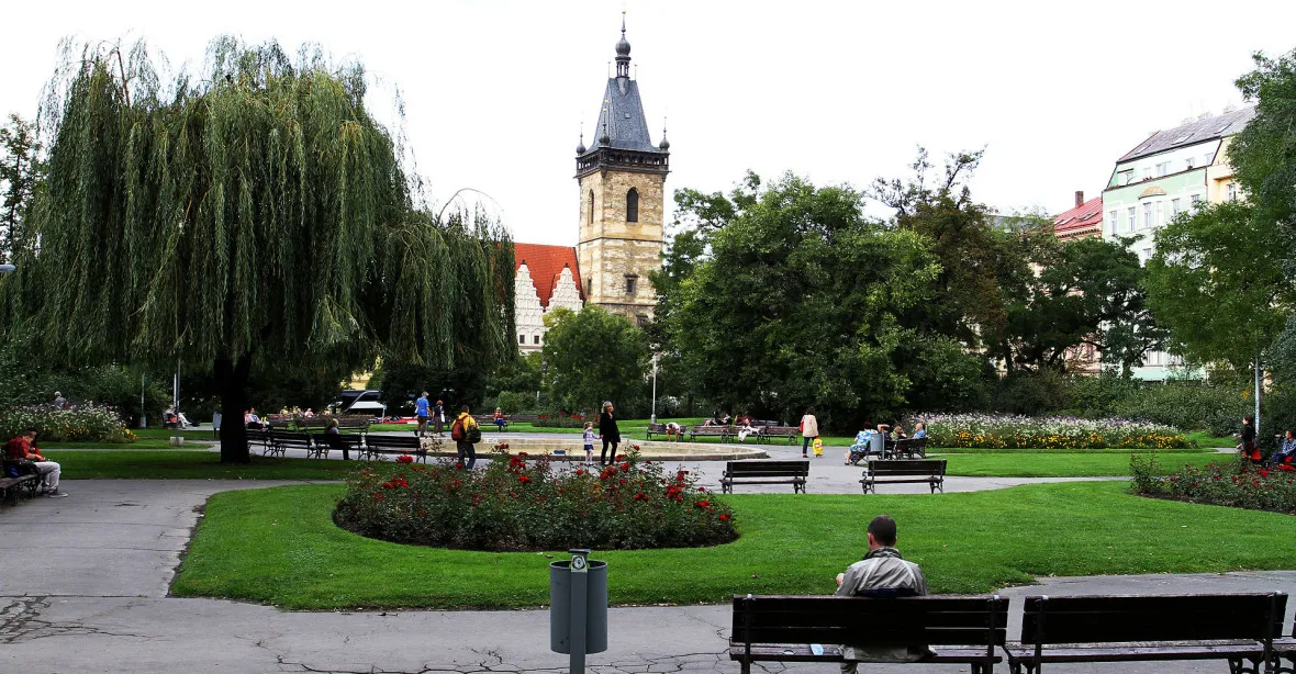 Praha nechá opravit park na Karlově náměstí. Projekt má stát 230 milionů korun